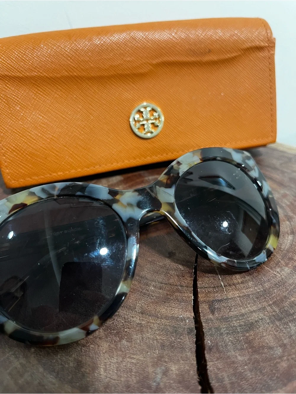 Tory Burch Multicolor Tortoise  Sunglasses with Orange Case